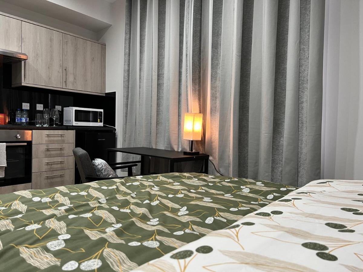 The Grande Residence - Close To Central London & Next To Northfield Tube Station Hanwell 외부 사진