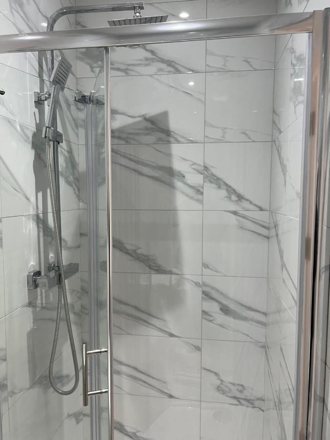 The Grande Residence - Close To Central London & Next To Northfield Tube Station Hanwell 외부 사진