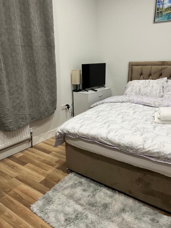 The Grande Residence - Close To Central London & Next To Northfield Tube Station Hanwell 외부 사진