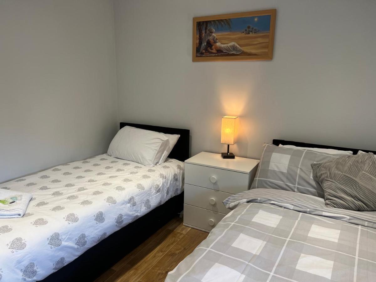 The Grande Residence - Close To Central London & Next To Northfield Tube Station Hanwell 외부 사진